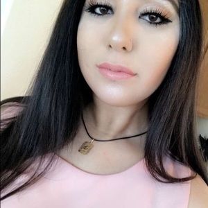 Meet your Posher, Angelica